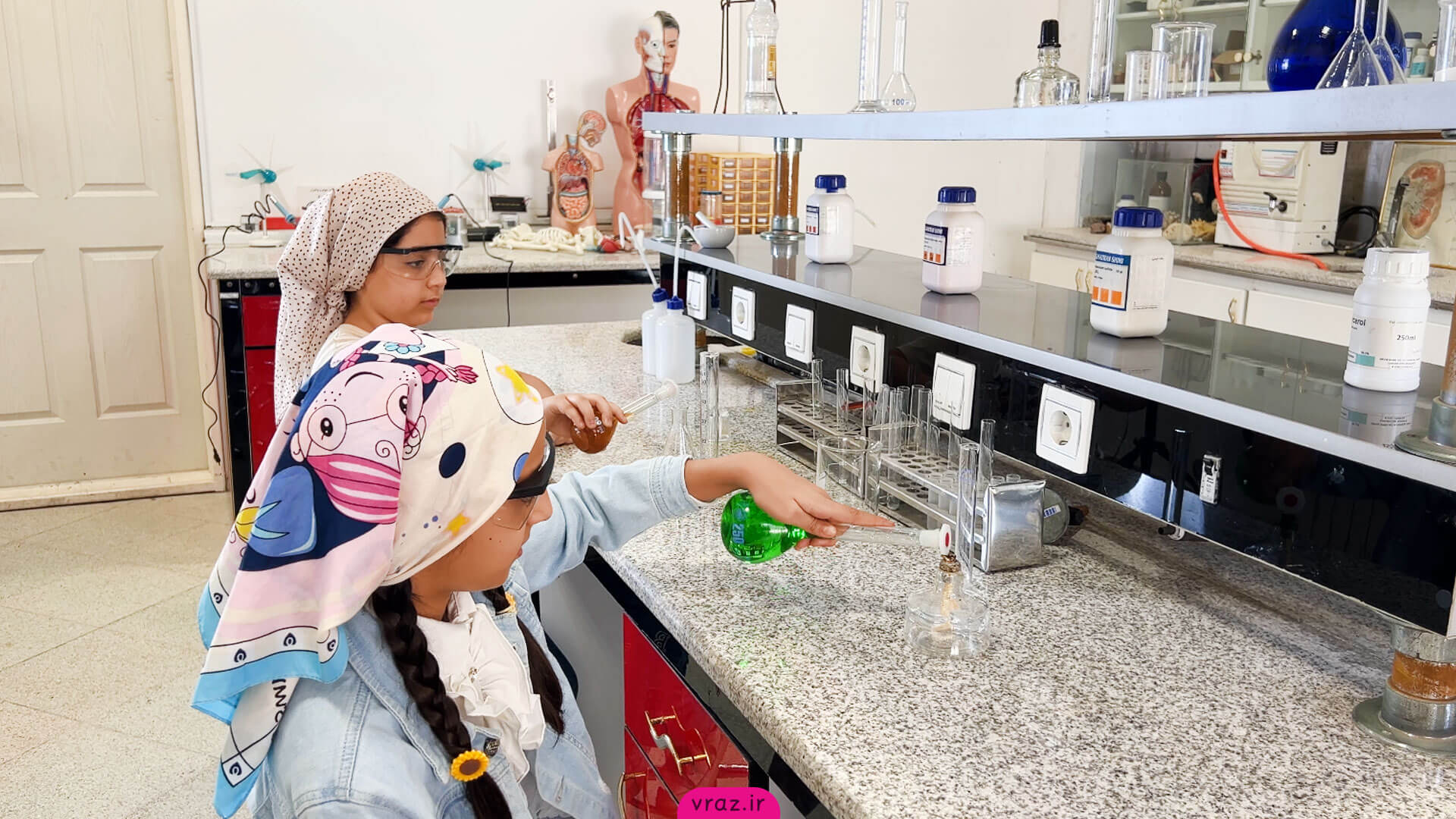 ویراز | اولین محیط واقعیت مجازی آموزشی در ایران